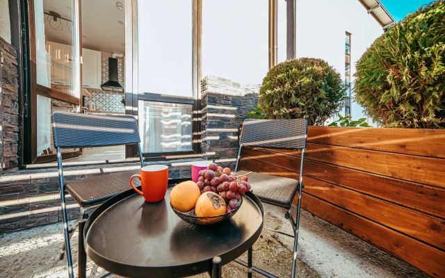 Studio apartment 5 with patio
