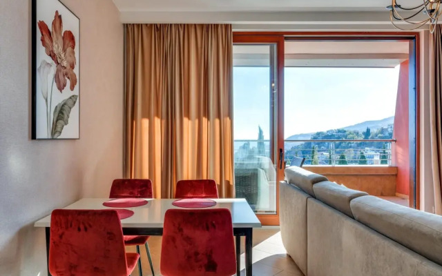 Surname Deluxe Apartments 16