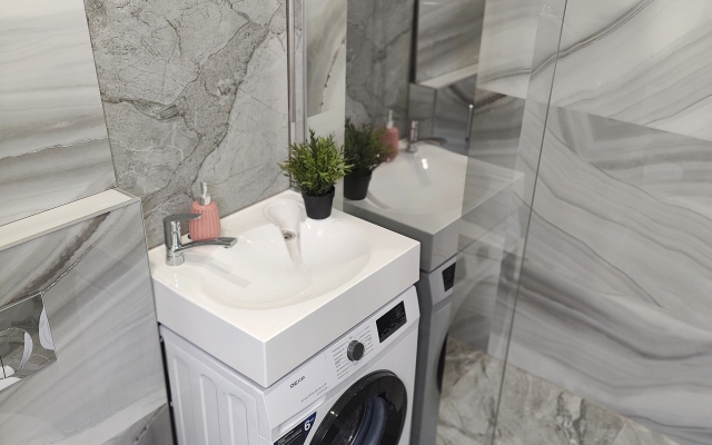 Апартаменты Видовая Квартира на Набережной Трибуца