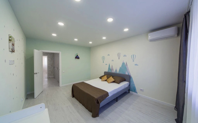 Квартира от компании Хоум Отель на проспекте Карла Маркса 4Б