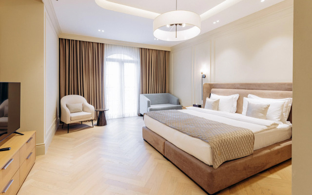 Апарт-отель Four Seasons