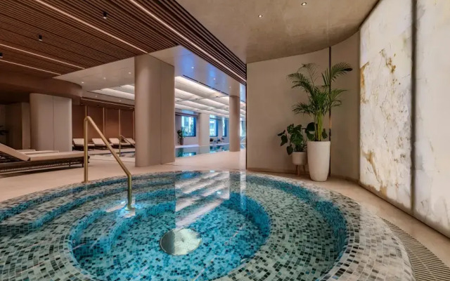 Lyuks Odnokomnatny S Balkonom v otele Grand Cascade Apartments