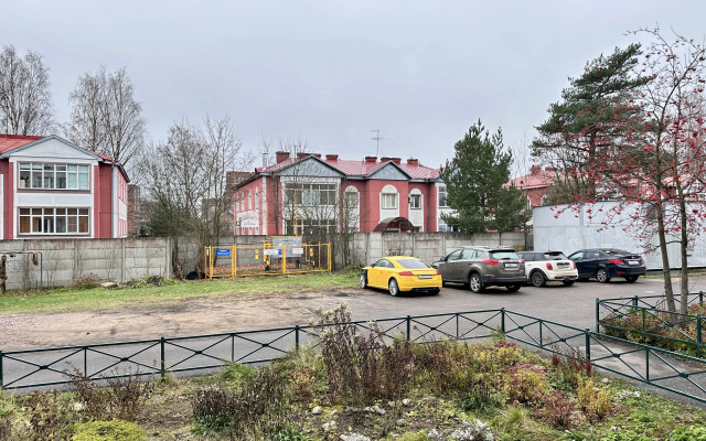 V Poselke Pesochny Flat
