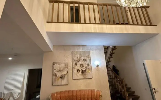 Частный дом Четырехкомнатный домик в лесу