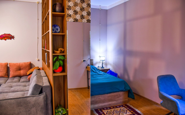 Dom Bibliotekarya s Balkonom Flat
