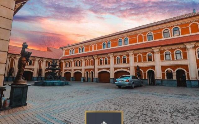 Roma Yerevan & Tours Hotel