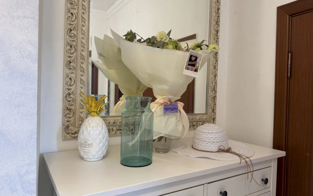 555 Dvukhetazhny S Terrasoy I Mangalom Private House