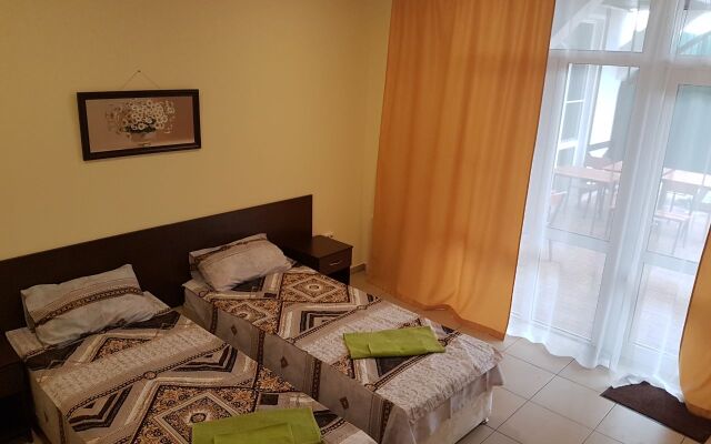 Otdyih V Ejske Furnished rooms