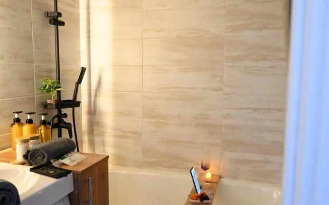 Квартира с дизайнерским ремонтом Rent House в центре