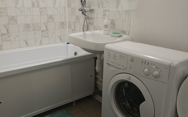 Uyutnaya u morya plyazh Aleksino Flat