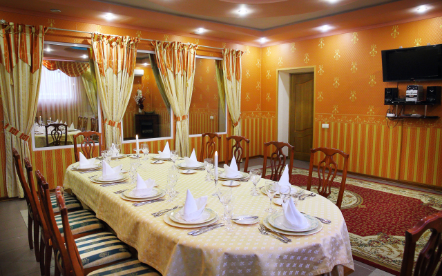 Gostinichno-Razvlekatelnyij Kompleks Kontinent Hotel