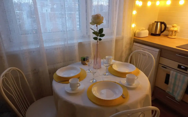 Ryadom s klinikoj Fedorova i Institutom pediatrii (m. Seligerskaya) Flat