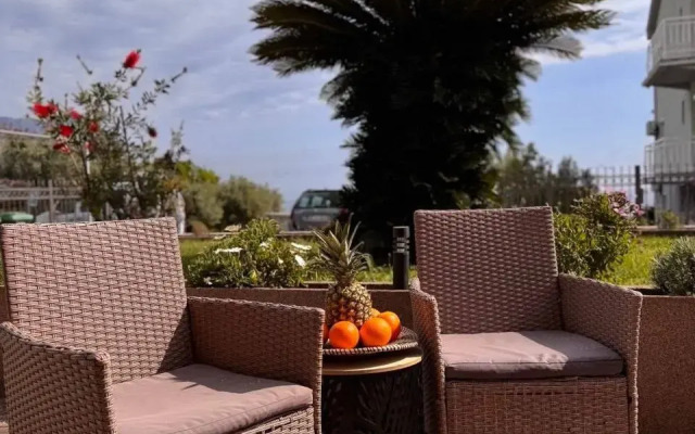 Anora Hotel