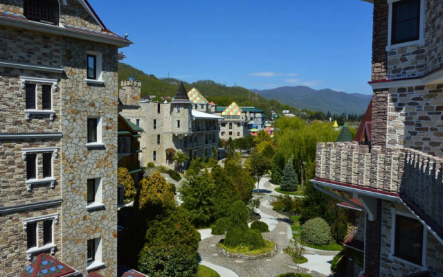 Resort Zamok U Morya