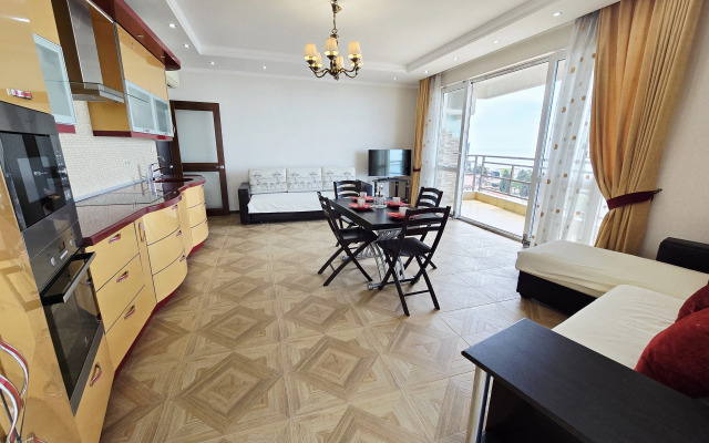 S shikarnym, panoramnym vidom na more Flat