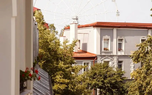 Mr.Just`s Hotel
