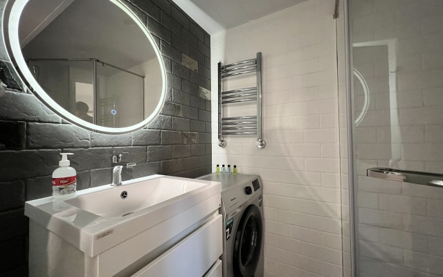 Tiny Modern Home In 1st Floor, Saryan Apartments