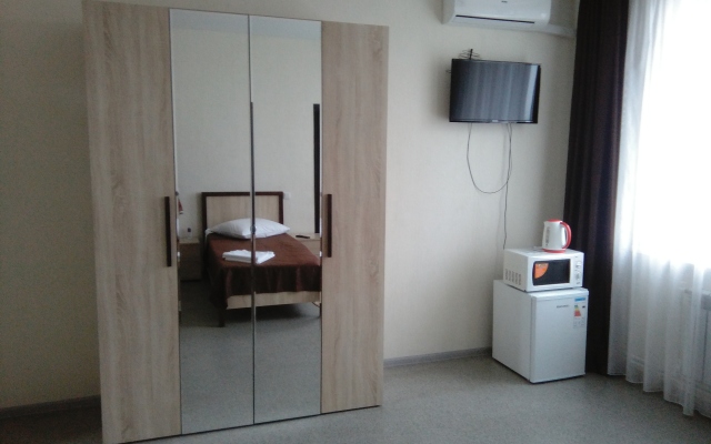 Yo-Moyo Hotel