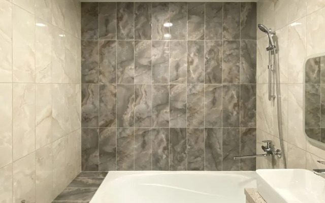 Апартаменты с кроватью 180 см, ванной и панорамными окнами, 17 этаж