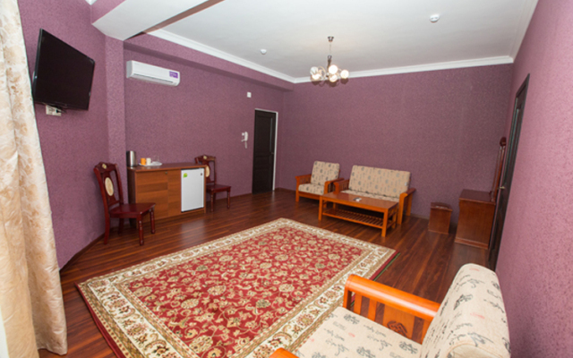 Capital Hotel
