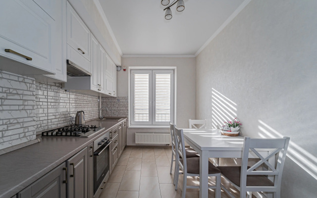 2-Kh Komnatnaya Na Kashtanovoy Allee Flat