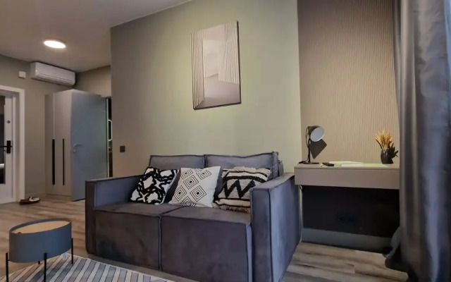 Alis U Metro Fili Apartments