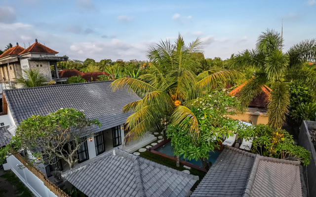 Hijau by EVDEkimi – Charming 2BR Escape with Pool, Outdoor Lounge, Lush Garden – Long Stay Extras Villa