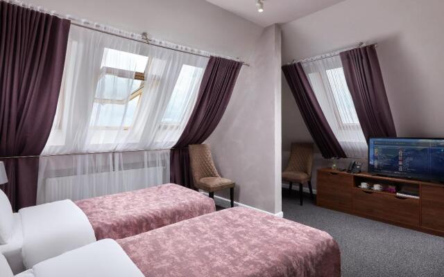 Petr Hotel