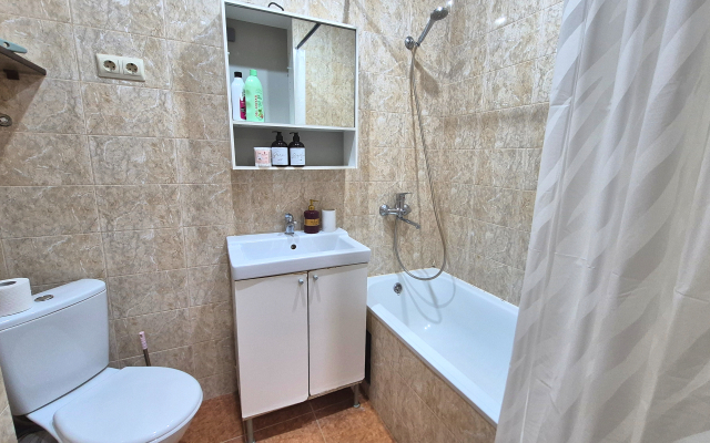 Квартира просторная с тремя раздельными спальными местами парк Галицкого