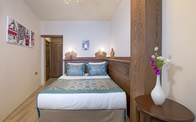 Perapolis Hotel