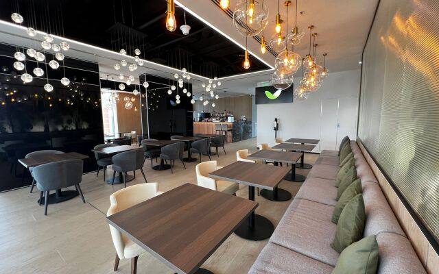 Студия уютная 1 минута до метро Технопарк