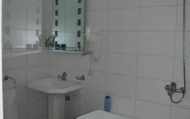 Отель White City