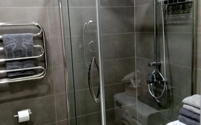Green Fox Na Naberezhnoy Privolzhskogo Zatona 22a Flat
