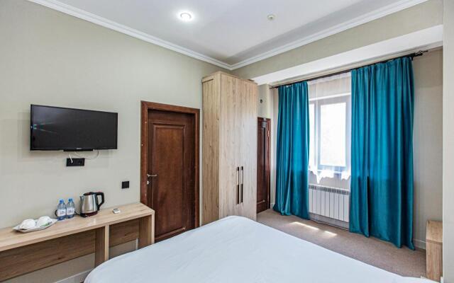 Kaier Hotel