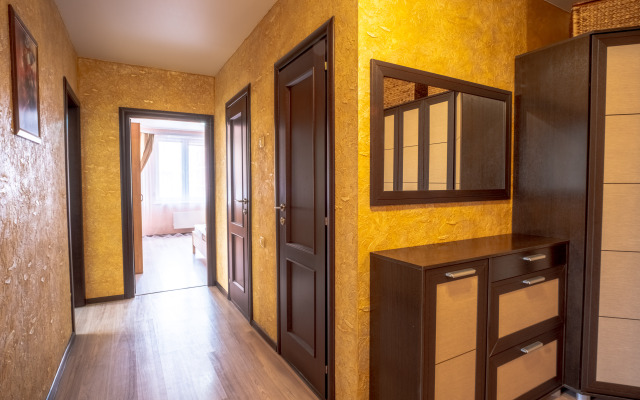 Квартира большая двухкомнатная в отличном районе