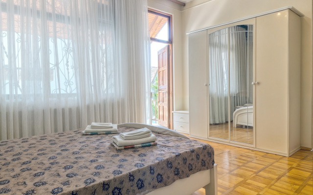 Lazur Allama Group Guest house