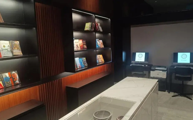 FORM  Dubai, Dubai, a Member of Design s