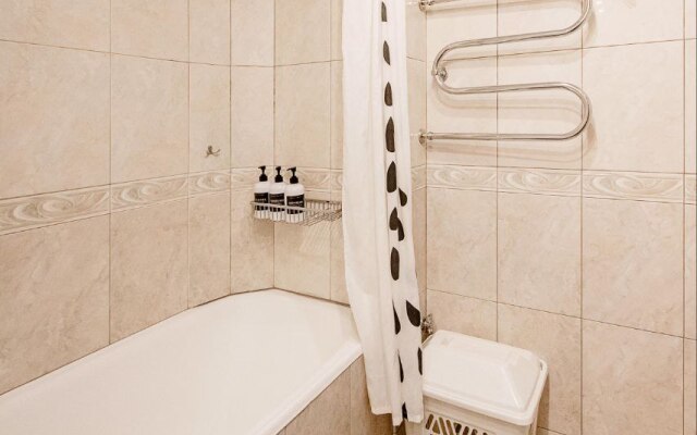 Ryadom s tsentrom i vokzalom na 9 gostei Flat