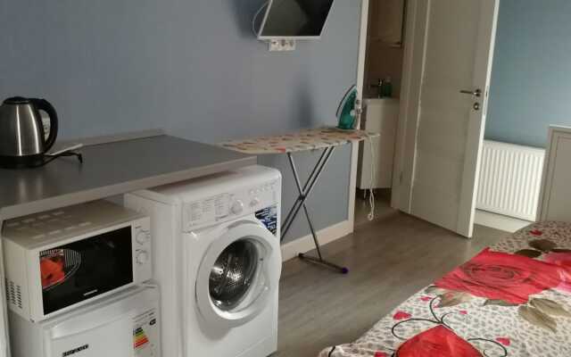 Апартаменты (2) на Лунной 30А