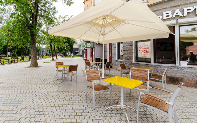 Na Oktyabryskom Prospekte 14 Flat