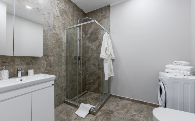 Alis V Alkon Tauer M Dinamo 1115 Apartments