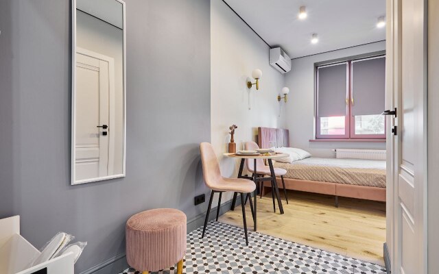Fianit Vozle Parka Galitskogo Flat