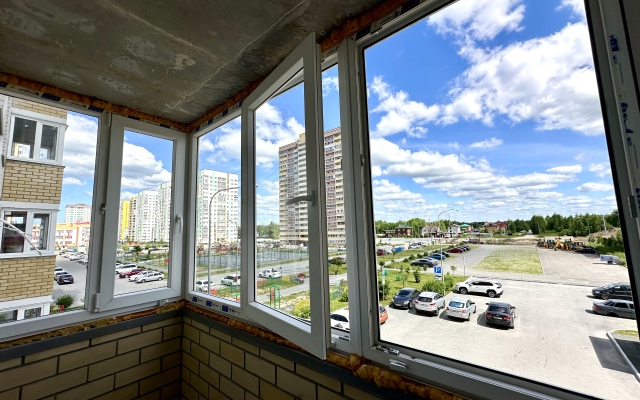 v novostroyke s komfortom vyyezdom na Sibur Apartments