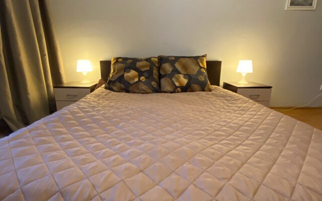 Квартира 2ккв у метро Парнас