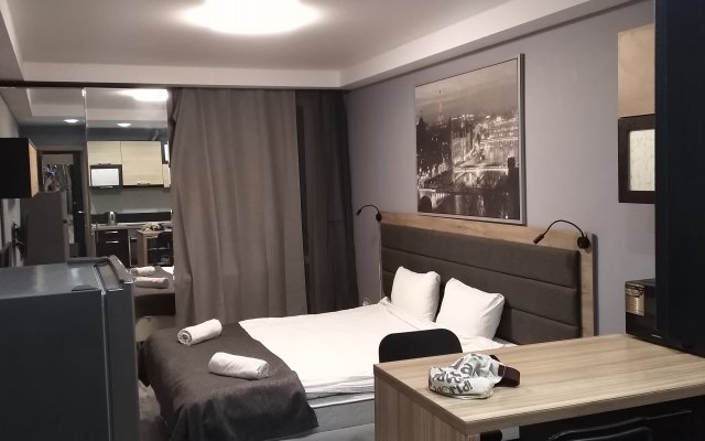 Studio Neva River View Flat