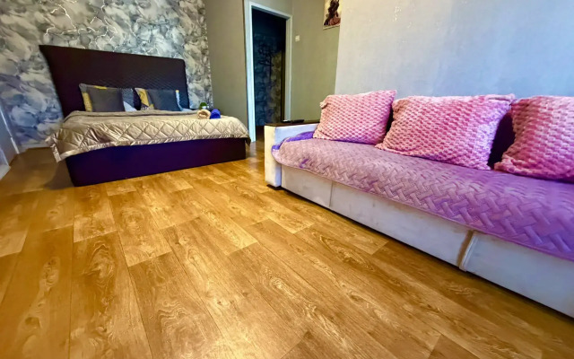 Квартира 2х комнатная на Богдана Хмельницкого 34