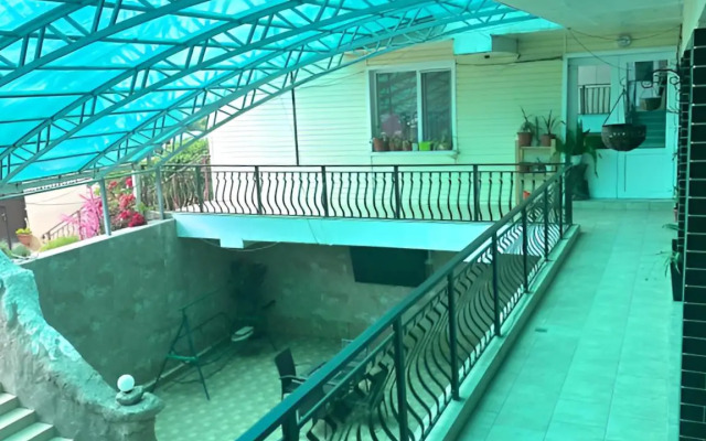 Tri Bogatyirya Guest House