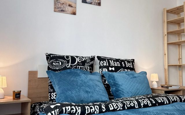 Na Ulitse Kashtanovaya Alleya 169 Flat