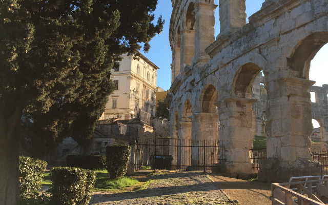 Lovely Stone Villa with Private Garden and Terrace