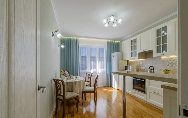 2 Komnatnaya Na Tsentralnoy Naberezhnoy Zaliva Apartment